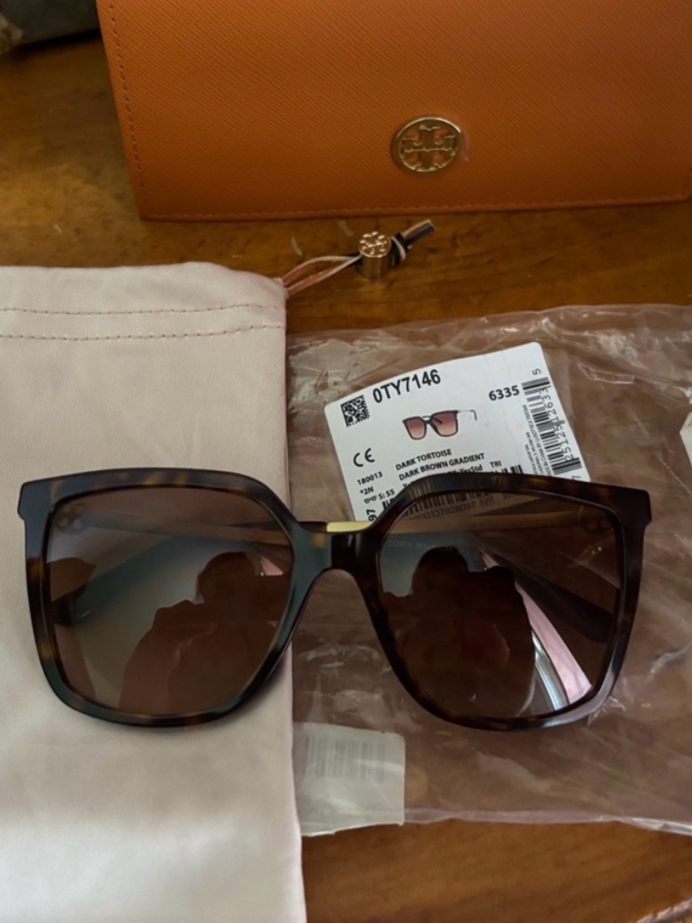 Tory Burch sunnies with case- NEW